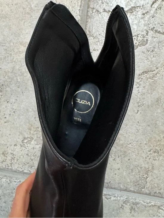 NWOT Clizia Italian booties. Black-European size 40. Leather upper and lining. - Picture 10 of 11